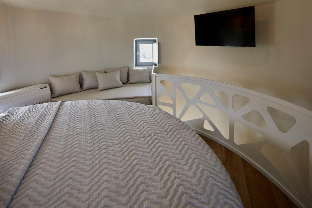 Aecon Suites Exo Gonia Bagian luar foto