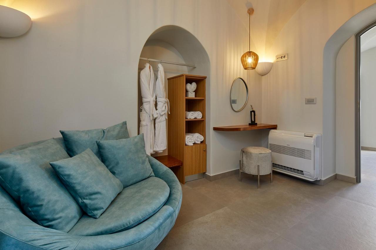 Aecon Suites Exo Gonia Bagian luar foto